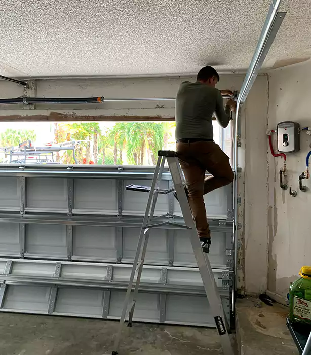 Garage Door Off Track Repair Pinecrest