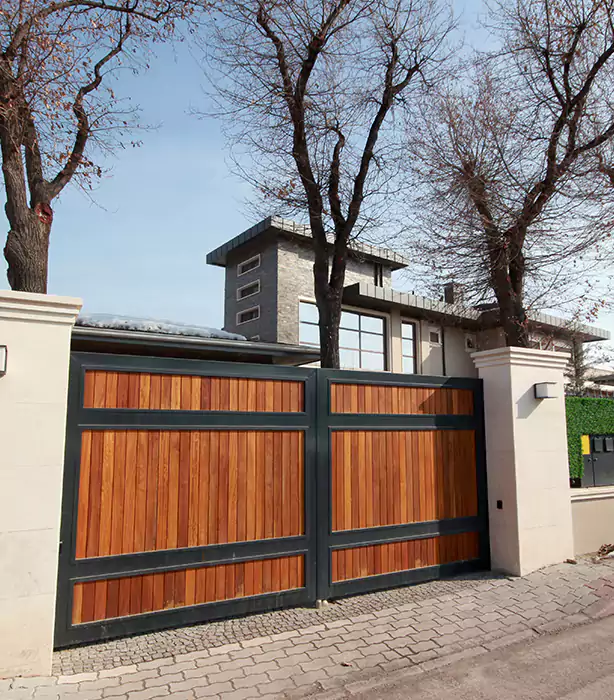 Wooden Gate Repair Pinecrest